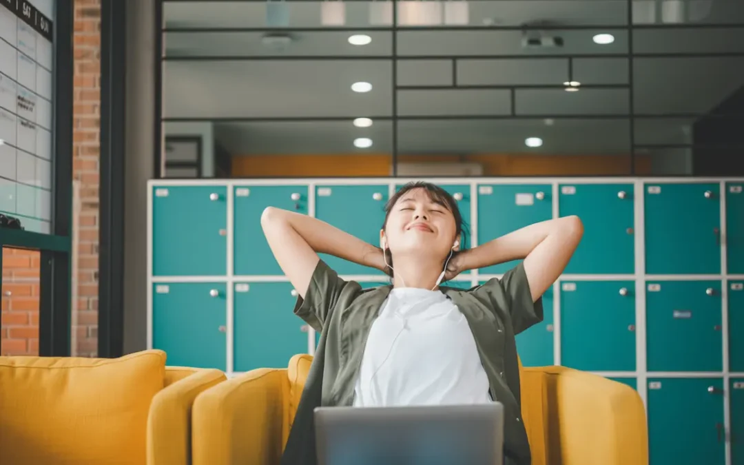 Smart ways to manage money with irregular income in 2026